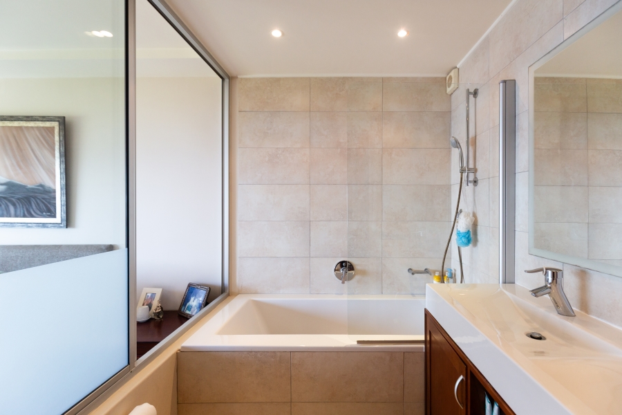 2 Bedroom Property for Sale in Mouille Point Western Cape